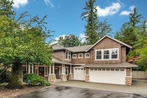 photo 1 of 21424 NE 159th St, Woodinville, WA 98077