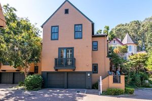 photo 1 of 31 Edgewood Pl, Belmont, CA 94002