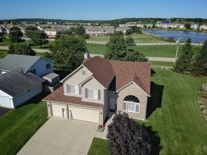 photo 1 of 619 Wimbleton Trl, Mchenry, IL 60050