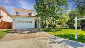 photo 1 of 4260 Irvine Ave, Studio City, CA 91604