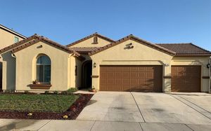 photo 1 of 1937 W Flagstaff Ave, Visalia, CA 93291