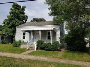 photo 1 of 19326 Farmington Rd, Livonia, MI 48152