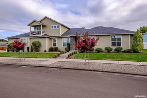 photo 1 of 1279 Thorn Dr NW, Albany, OR 97321