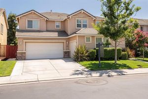 photo 1 of 206 River Pointe Dr, Waterford, CA 95386