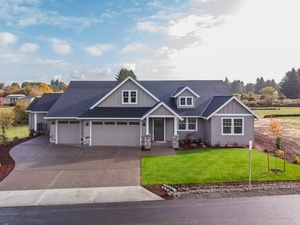 photo 1 of 16164 Bennett Ln, Beavercreek, OR 97004