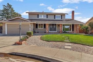 photo 1 of 3730 Parkmall Ct, Concord, CA 94519