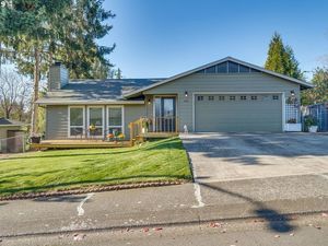 photo 1 of 445 Jana Ave, Woodburn, OR 97071