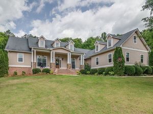 photo 1 of 412 Park Place Dr, Jackson, GA 30233