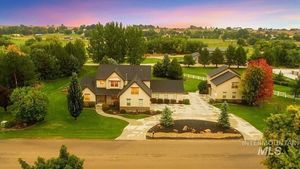photo 1 of 8996 New Castle Dr, Middleton, ID 83644
