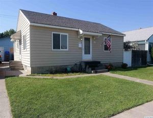 photo 1 of 316 E 2nd Ave, Kennewick, WA 99336