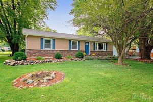 photo 1 of 1707 Parklane Ave, McHenry, IL 60050