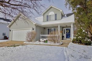 photo 1 of 4706 W Glenbrook Trl, Mchenry, IL 60050