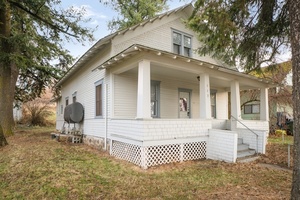 photo 1 of 113 S Whitman Ave, Rosalia, WA 99170