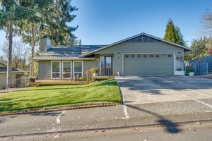 photo 1 of 445 Jana Ave, Woodburn, OR 97071