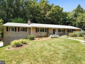 photo 1 of 3906 Walt Ann Dr, Ellicott City, MD 21042