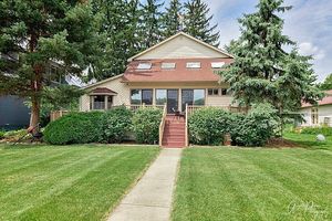 photo 1 of 1902 Orchard Beach Rd, McHenry, IL 60050