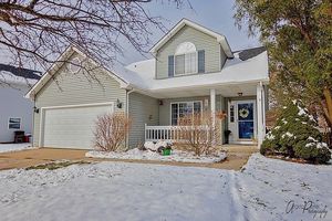 photo 1 of 4706 W Glenbrook Trl, McHenry, IL 60050