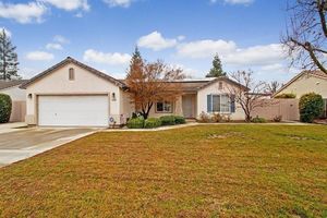 photo 1 of 3705 Mulberry St, Selma, CA 93662