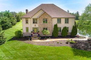 photo 1 of 2900 Dominion Ln, Mchenry, IL 60051