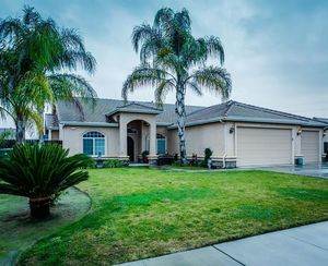 photo 1 of 1227 Hicks St, Selma, CA 93662