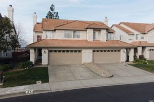 photo 1 of 1193 Syracuse Cir, Vacaville, CA 95687