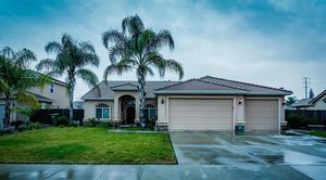 photo 1 of 1227 Hicks St, Selma, CA 93662