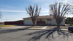 photo 1 of 336 Walnut Ave, Coalinga, CA 93210