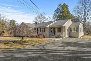 photo 1 of 23 Williams Rd, Concord, MA 01742