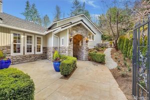photo 1 of 13353 NE 61st St, Kirkland, WA 98033