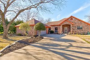 photo 1 of 5010 Seminole Dr, Granbury, TX 76049