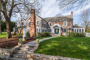 photo 1 of 28 Sheridan Rd, Wellesley, MA 02481