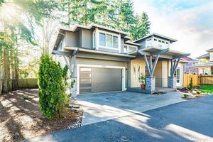 photo 1 of 10019 132nd Ave NE, Kirkland, WA 98033
