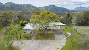 photo 1 of 40988 Millwood Rd, Dunlap, CA 93621