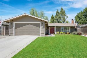 photo 1 of 8919 Genoa Ave, Orangevale, CA 95662