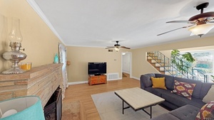 photo 1 of 2230 Claremont Rd, Carmichael, CA 95608