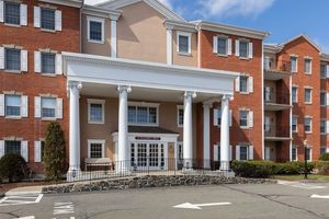 photo 1 of 70 Weatherly Dr Unit 206, Salem, MA 01970
