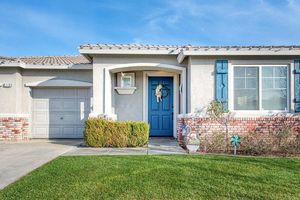 photo 1 of 416 Pisa St, Los Banos, CA 93635