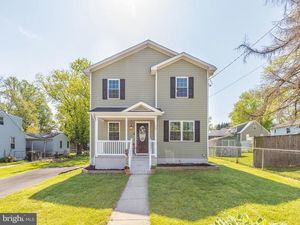 photo 1 of 39 Hampton Rd, Linthicum Heights, MD 21090