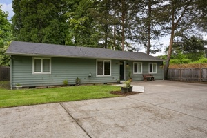 photo 1 of 8247 SW Blake St, Tualatin, OR 97062