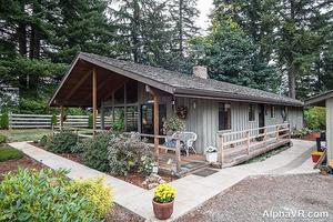 photo 1 of 23500 S Upper Highland Rd, Beavercreek OR 97004