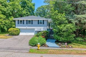 photo 1 of 3 Community Rd, Marblehead, MA 01945