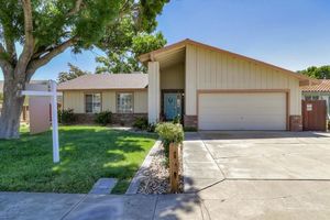 photo 1 of 1040 Payne Ave, Gustine, CA 95322