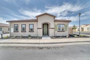 photo 1 of 871 Fritz Dr, Los Banos, CA 93635