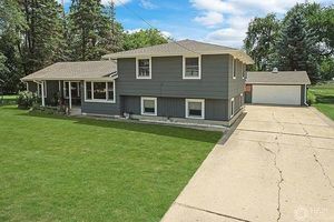 photo 1 of 4503 W Crystal Lake Rd, Mchenry, IL 60050