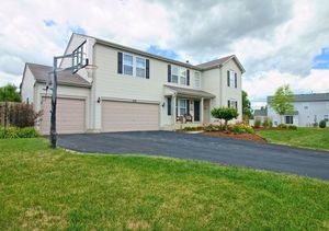 photo 1 of 630 Summerlyn Dr, Antioch, IL 60002