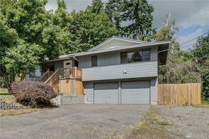 photo 1 of 3325 Gorin Dr, Everett, WA 98208