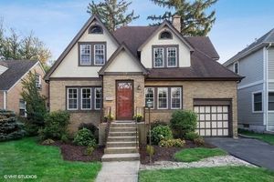 photo 1 of 27 W Monroe St, Villa Park, IL 60181
