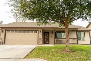 photo 1 of 1518 Arnold Ct, Corcoran, CA 93212