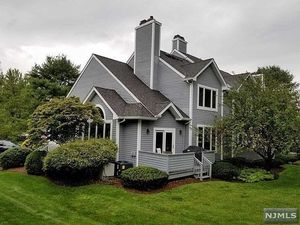 photo 1 of 402 Windham Ct N, Wyckoff, NJ 07481