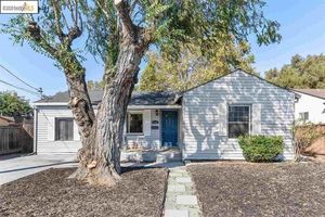 photo 1 of 2315 Crescent Dr, Concord, CA 94520